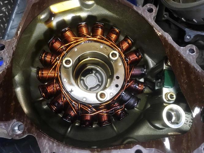 豪爵鈴木GW250/GSX/DL/TR300磁電機與整流器充電系統全解析 原廠防偽與選購指南
